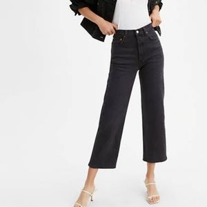 Levi's Ribcage Straight Ankle Jean in Feelin Cagey